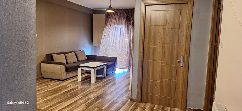 ქირავდება დღიურად 2 ოთახიანი ბინა ვარკეთილში - MyList.ge